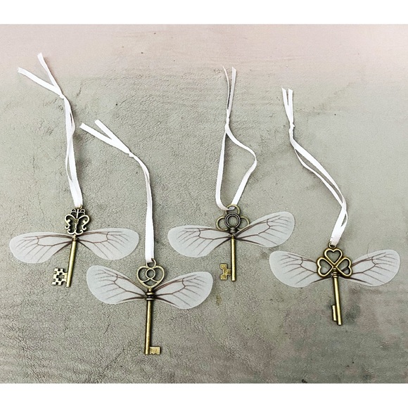 Tree Ornaments Christmas Holiday Harry Potter Flying Keys Wings Hogwarts - Picture 2 of 5